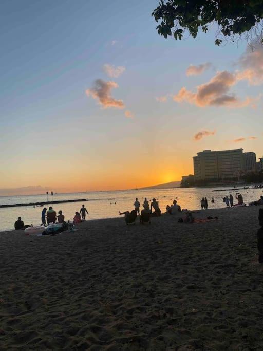 Seashore Waikiki Studio 1 Block From A Beach No Resort Fees Хонолулу Екстериор снимка