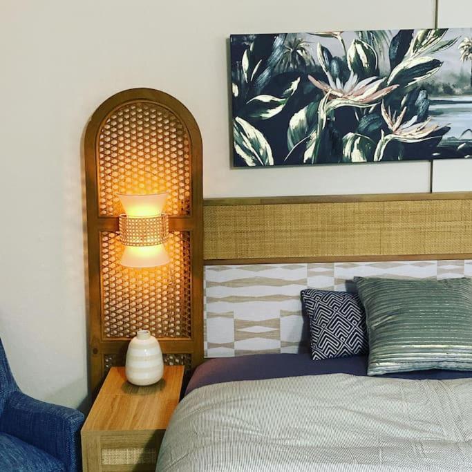 Seashore Waikiki Studio 1 Block From A Beach No Resort Fees Хонолулу Екстериор снимка
