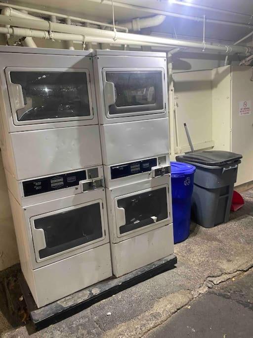 Seashore Waikiki Studio 1 Block From A Beach No Resort Fees Хонолулу Екстериор снимка