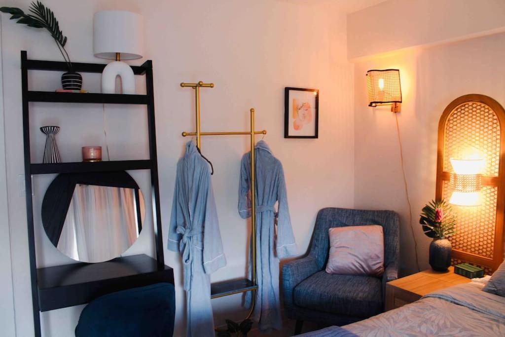 Seashore Waikiki Studio 1 Block From A Beach No Resort Fees Хонолулу Екстериор снимка