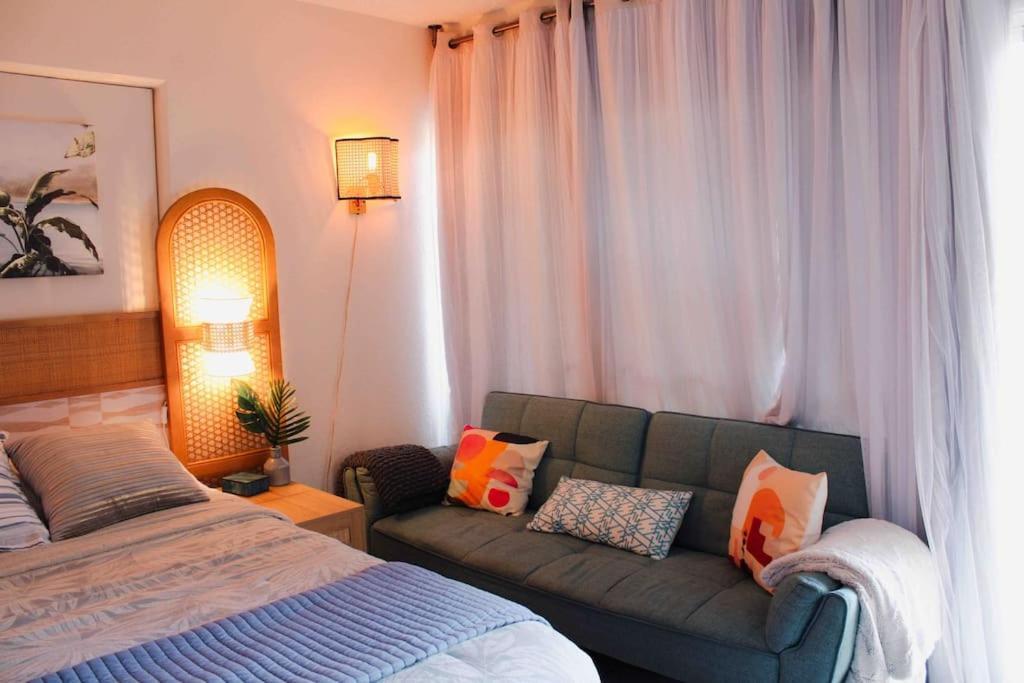 Seashore Waikiki Studio 1 Block From A Beach No Resort Fees Хонолулу Екстериор снимка