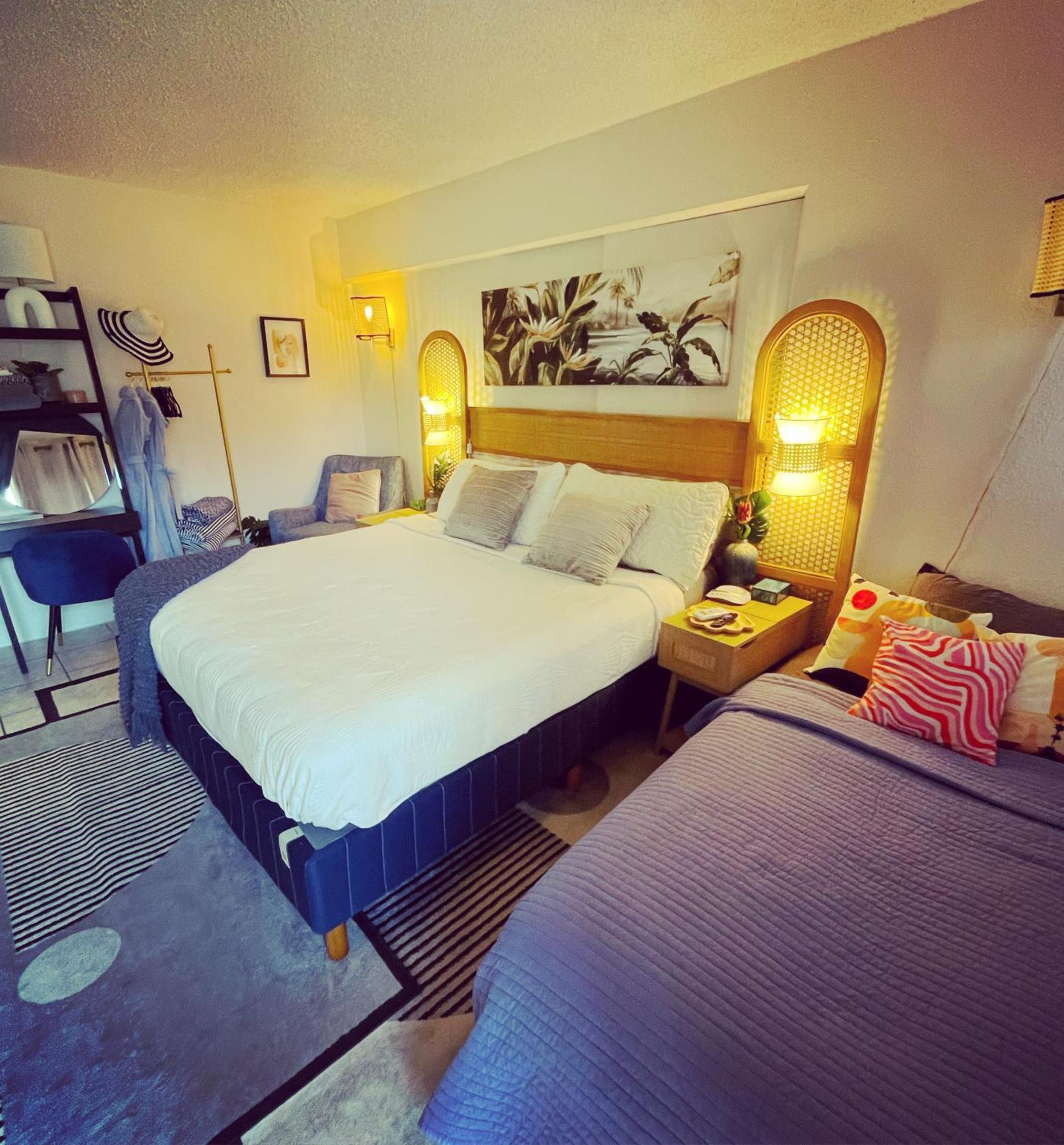 Seashore Waikiki Studio 1 Block From A Beach No Resort Fees Хонолулу Екстериор снимка