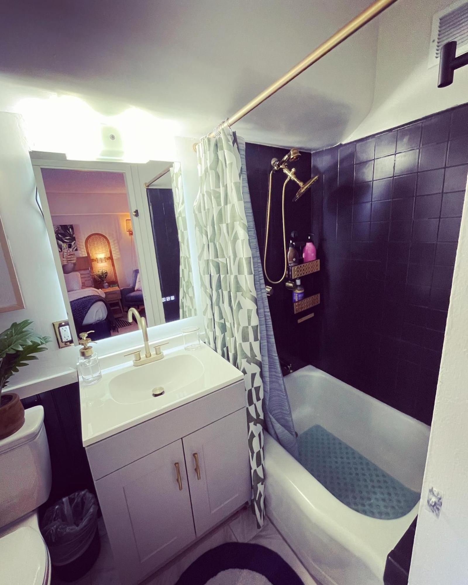 Seashore Waikiki Studio 1 Block From A Beach No Resort Fees Хонолулу Екстериор снимка