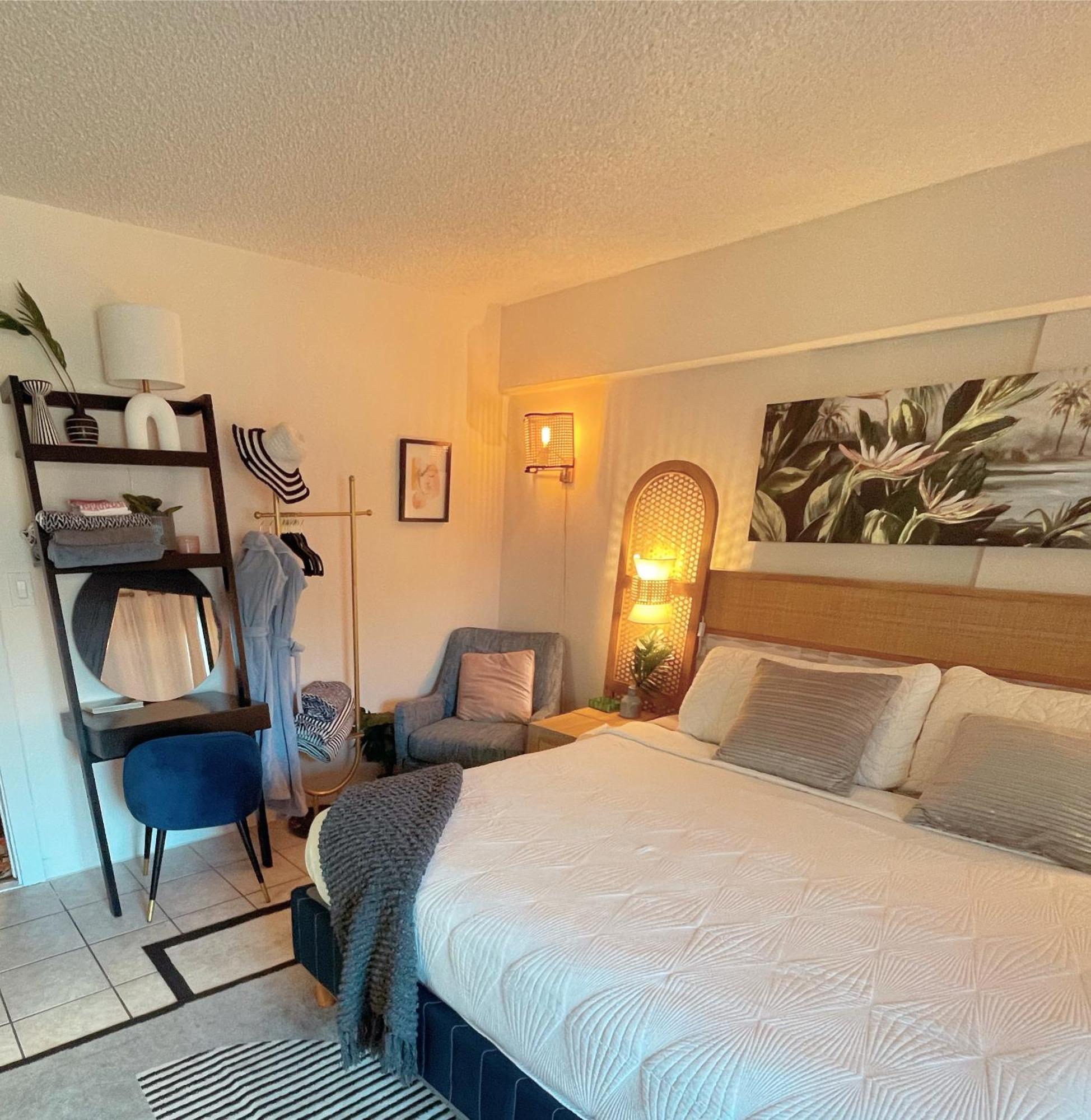 Seashore Waikiki Studio 1 Block From A Beach No Resort Fees Хонолулу Екстериор снимка